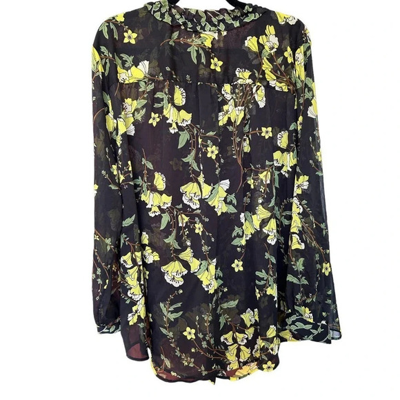 Who What Wear Women's Plus Size 3X Daffodil Floral Front Tie Blouse - Picture 9 of 9